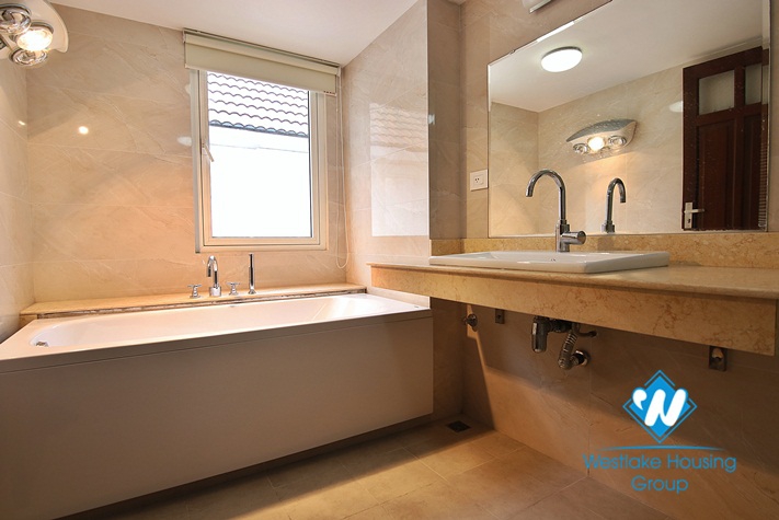Affordable single detached villa for rent in Vinhomes Riverside, Hanoi